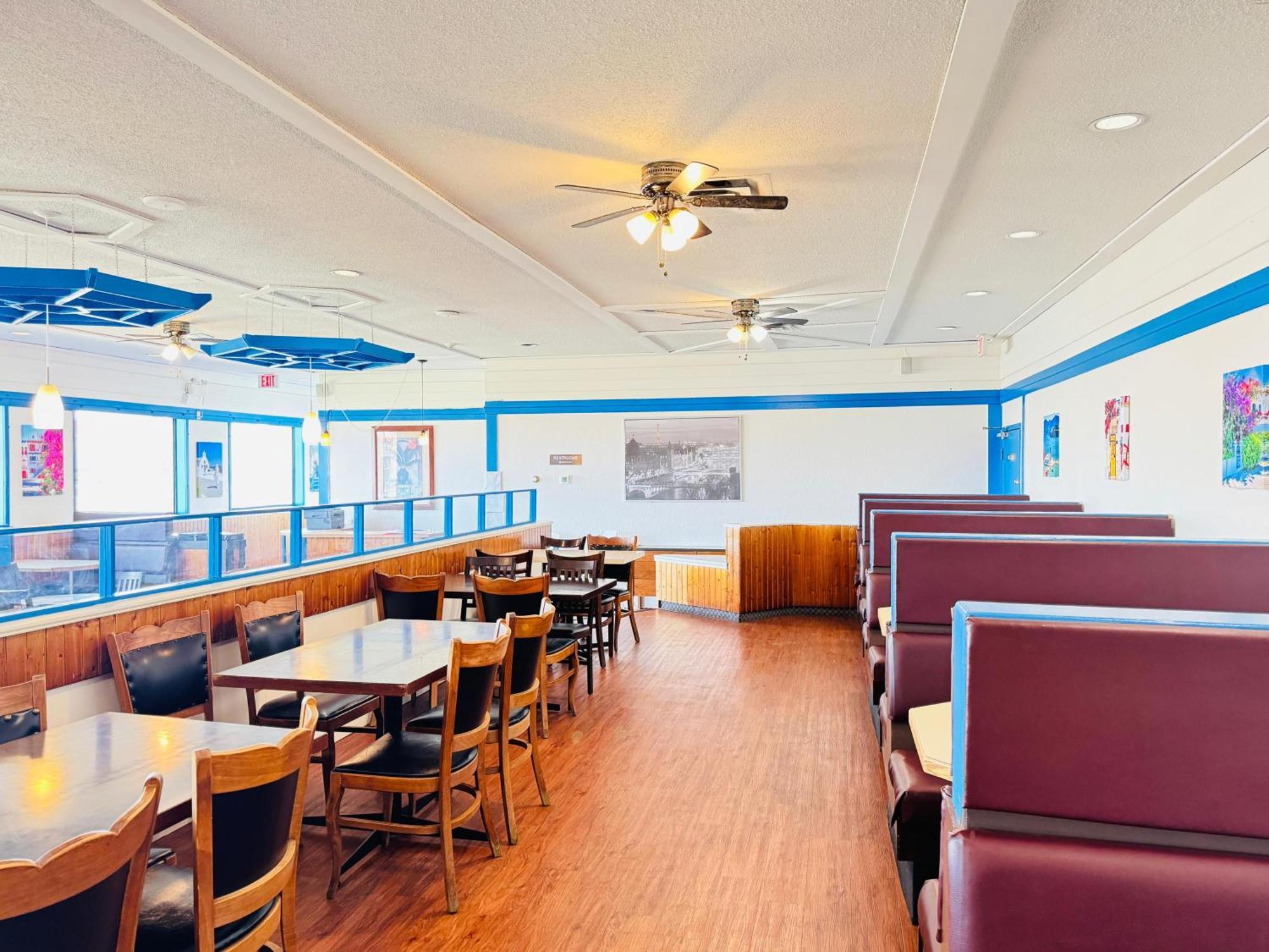 Hotel Ramada By Wyndham Dawson Creek Extérieur photo